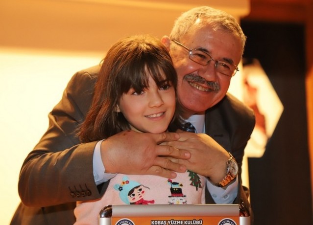Her şey yüzmeyi sevmekle başlar