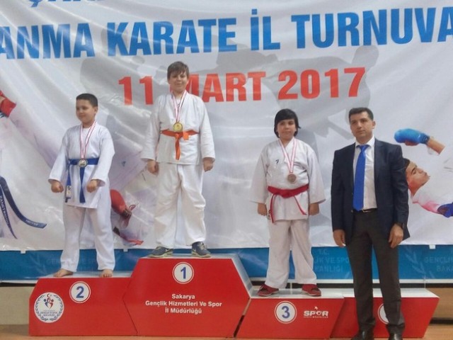 Kobaş Karate'den 43 madalya