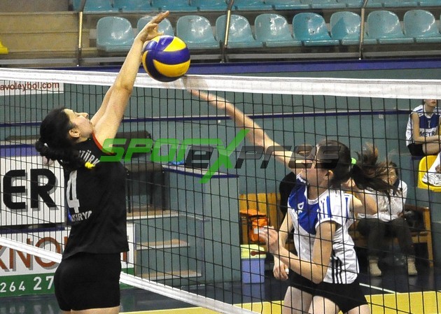 Küçük Kızlar Voleybolda Şampiyon Hendek