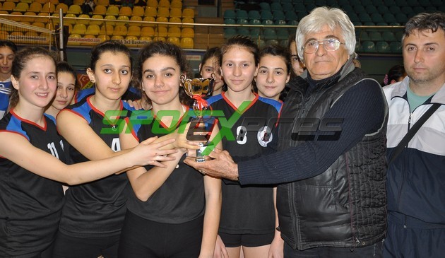Küçük Kızlar Voleybolda Şampiyon Hendek