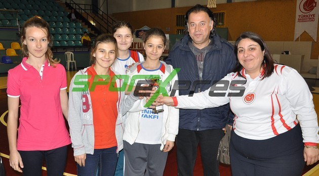 Küçük Kızlar Voleybolda Şampiyon Hendek