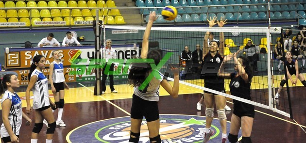 Küçük Kızlar Voleybolda Şampiyon Hendek