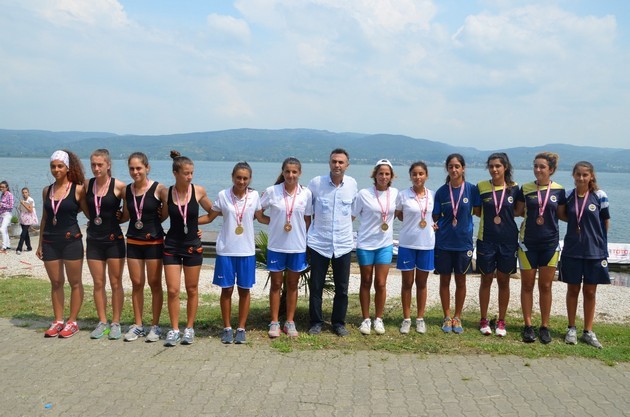 Türkiye Gençler 2.Etap Kürek Şampiyonası Sapanca'da yapıldı