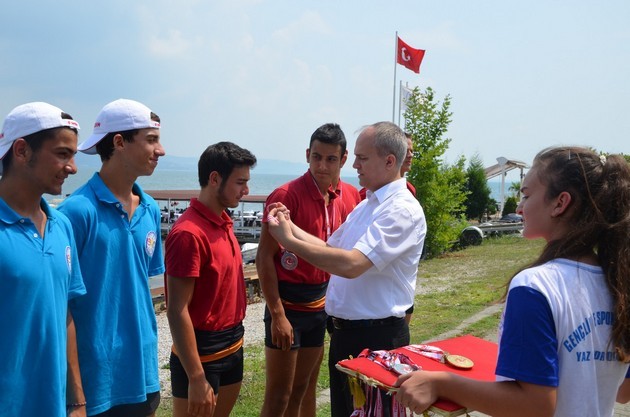 Türkiye Gençler 2.Etap Kürek Şampiyonası Sapanca'da yapıldı