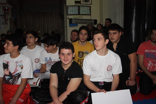 Kahverengi Kuşaklarını aldılar