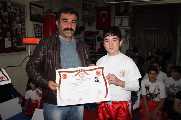 Kahverengi Kuşaklarını aldılar