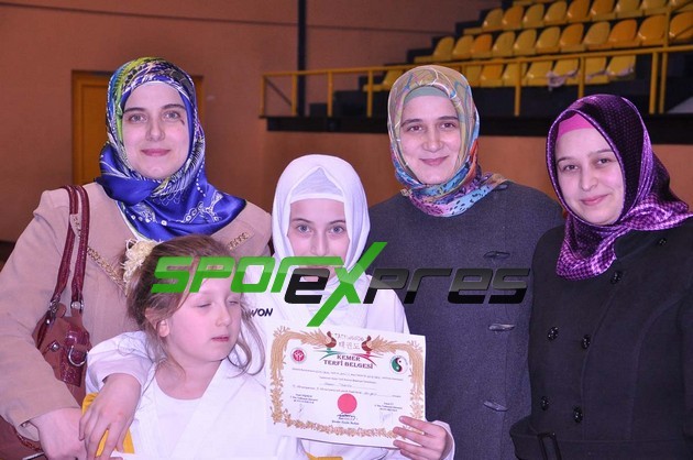Taekwondo ‘ da yeni kuşaklar takıldı
