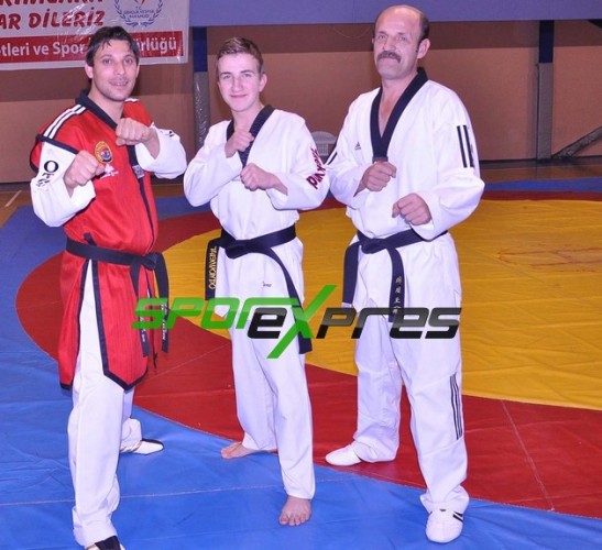 Taekwondo ‘ da yeni kuşaklar takıldı