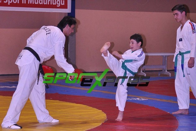 Taekwondo ‘ da yeni kuşaklar takıldı