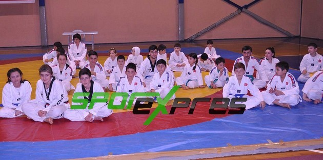 Taekwondo ‘ da yeni kuşaklar takıldı