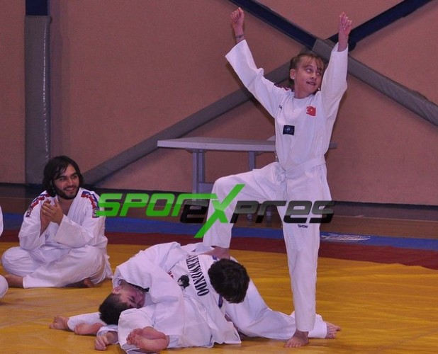 Taekwondo ‘ da yeni kuşaklar takıldı