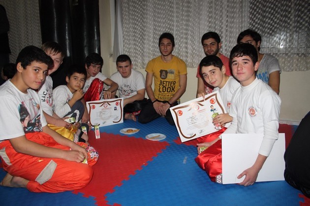 Kahverengi Kuşaklarını aldılar