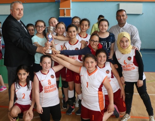 Küçük Kızlar Voleybolda Şampiyonlar Belli Oldu