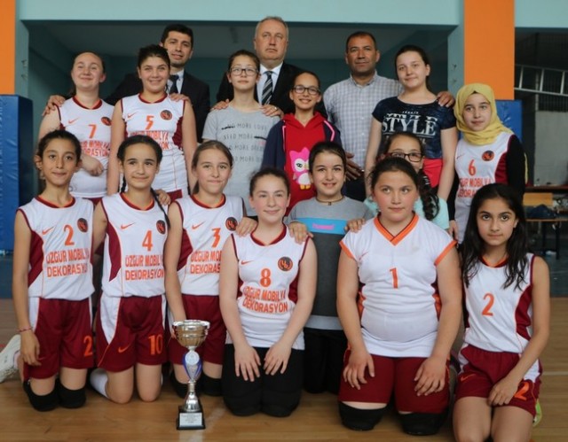 Küçük Kızlar Voleybolda Şampiyonlar Belli Oldu