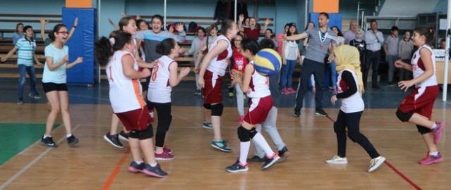 Küçük Kızlar Voleybolda Şampiyonlar Belli Oldu