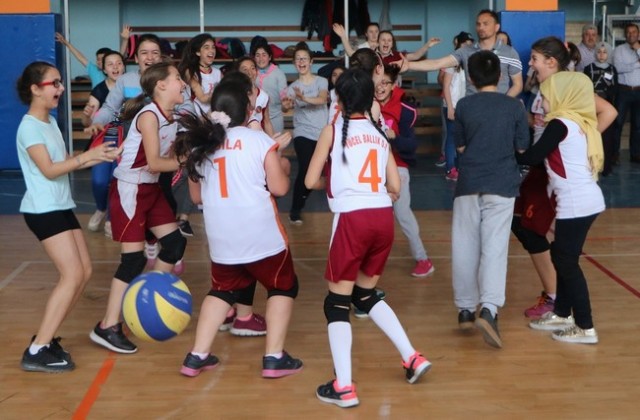 Küçük Kızlar Voleybolda Şampiyonlar Belli Oldu