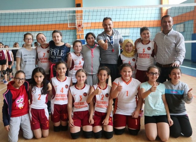 Küçük Kızlar Voleybolda Şampiyonlar Belli Oldu