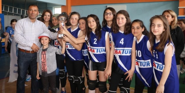 Küçük Kızlar Voleybolda Şampiyonlar Belli Oldu