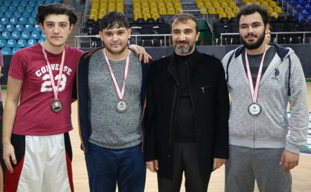 KYK Öğrencileri Parkede