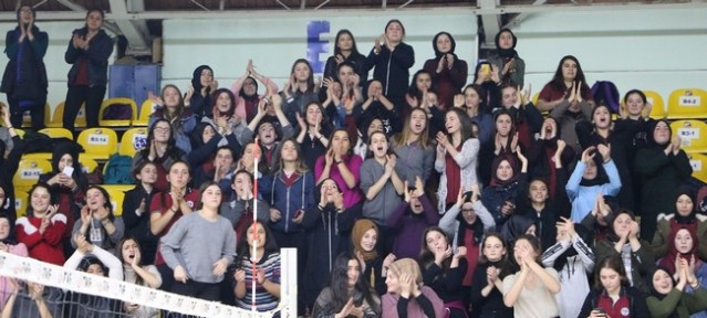Liseler Voleybolda Şampiyon Hendek