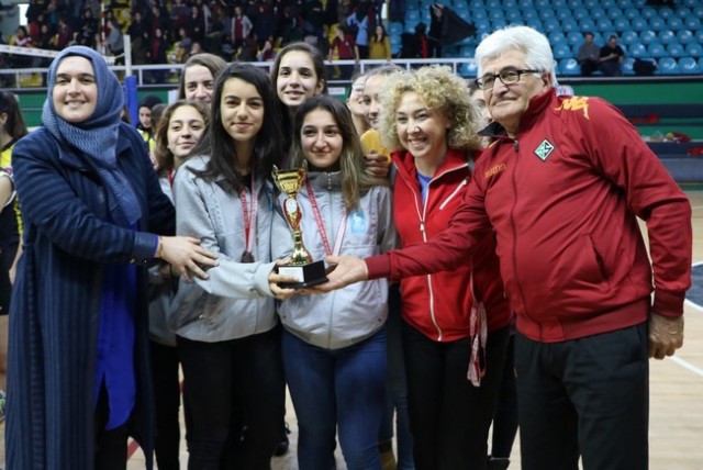 Liseler Voleybolda Şampiyon Hendek