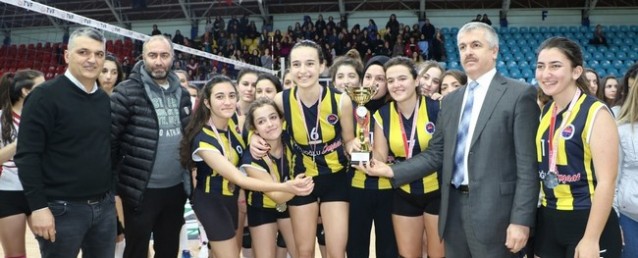 Liseler Voleybolda Şampiyon Hendek