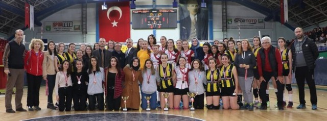 Liseler Voleybolda Şampiyon Hendek