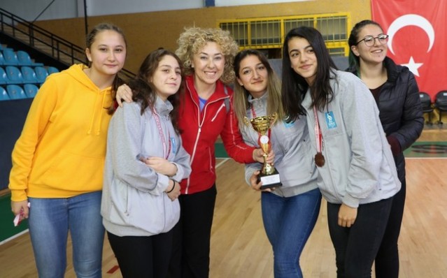 Liseler Voleybolda Şampiyon Hendek