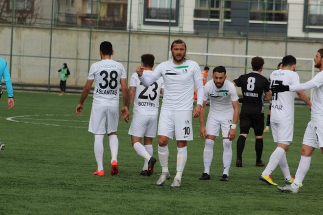 Mamak FK-Sakaryaspor maçının fotoğrafları