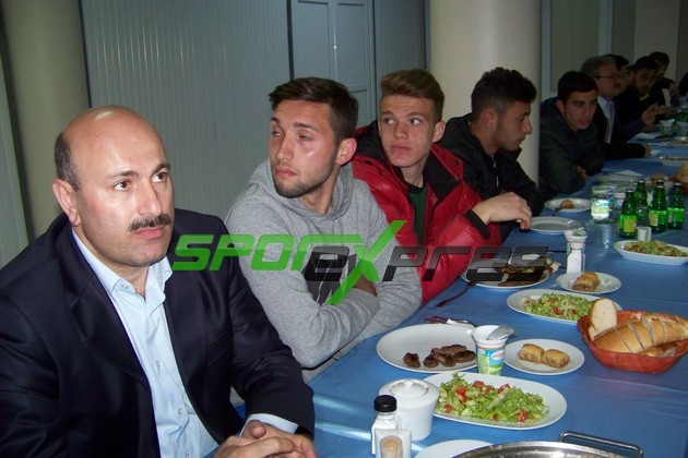 Sakaryaspor Mangal Partisi yaptı