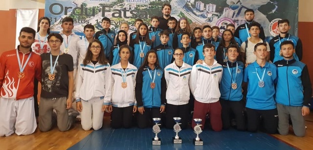 Büyükşehir Karate'den 17 Madalya