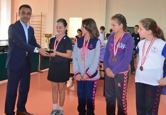 Minikler Masa Tenisinde şampiyonlar belli oldu