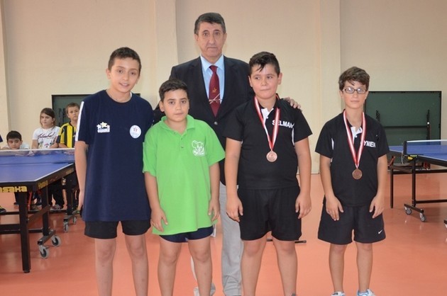 Minikler Masa Tenisinde şampiyonlar belli oldu