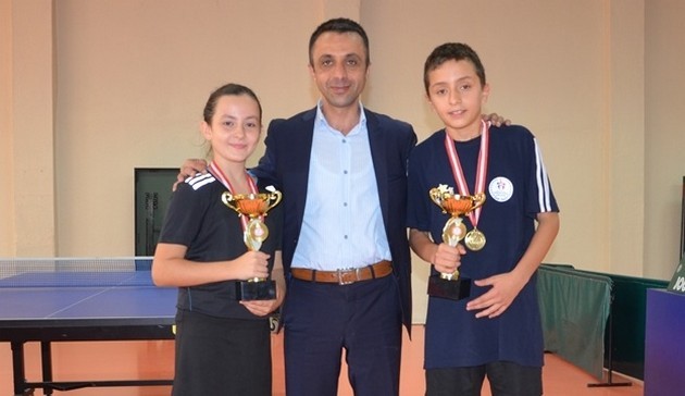 Minikler Masa Tenisinde şampiyonlar belli oldu