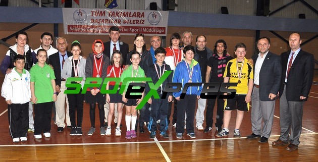Minik ve Yıldızlar Masa Tenisi resitali