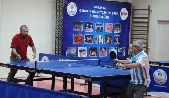 Masa Tenisinde Öğretmenler günü coşkusu