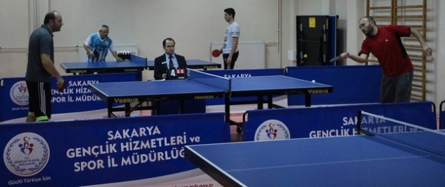 Masa Tenisinde Öğretmenler günü coşkusu