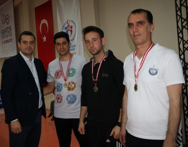 Masa Tenisinde Öğretmenler günü coşkusu