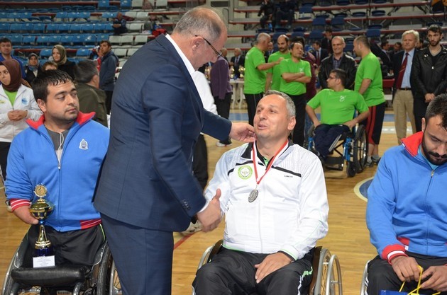 Bedensel engelliler tenis şampiyonası sona erdi