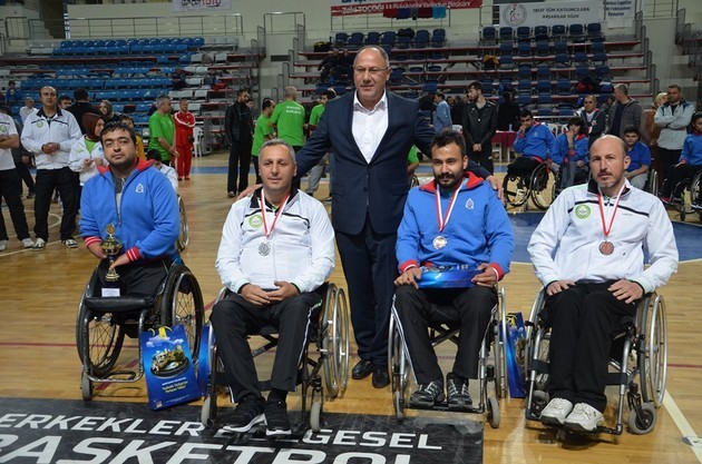 Bedensel engelliler tenis şampiyonası sona erdi