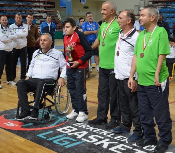 Bedensel engelliler tenis şampiyonası sona erdi