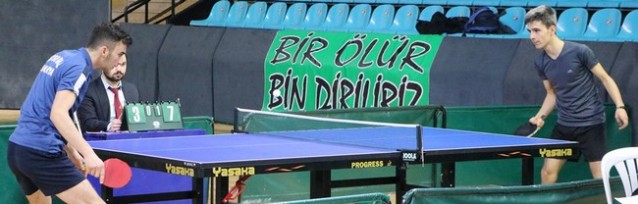 Genç raketler kupayı kaptı