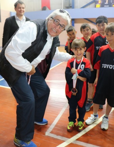 Minikler Voleybol şenliğinde buluştu