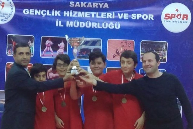 Mithatpaşa Ortaokulu Şampiyon