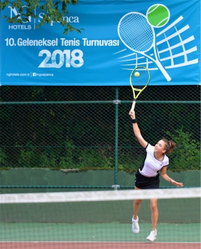 Sapanca'da tenis coşkusu yaşandı
