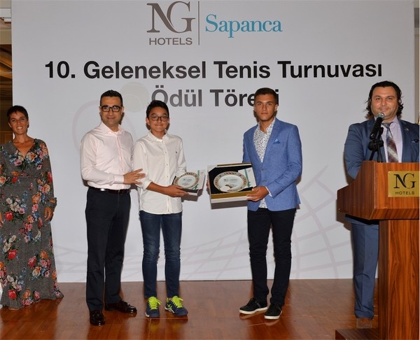 Sapanca'da tenis coşkusu yaşandı