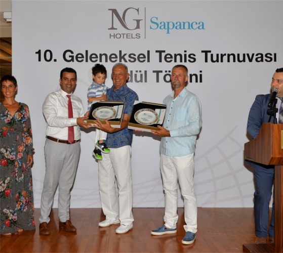 Sapanca'da tenis coşkusu yaşandı