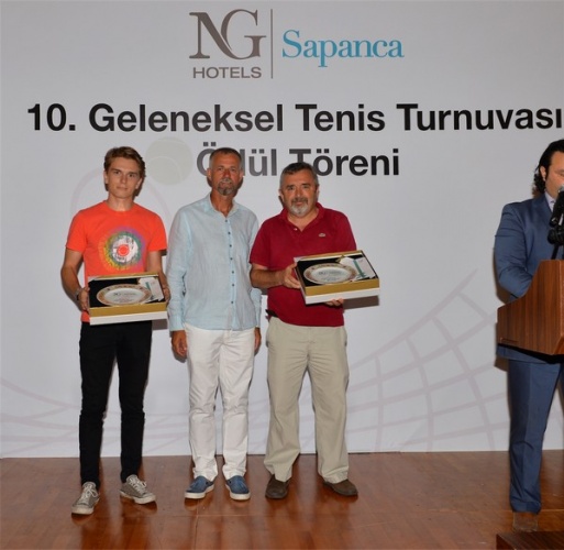 Sapanca'da tenis coşkusu yaşandı