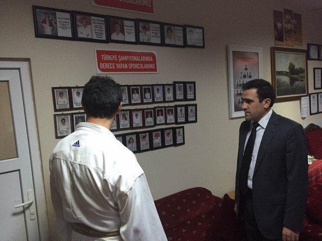 Geyve Kaymakamından Enes Öz’e tören.