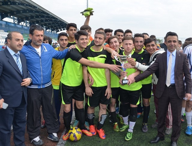 Arifiye Meslek Lisesi Şampiyon